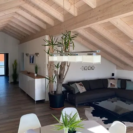 Lichtdurchflutete Wohnung mit großer Dachterrasse Bruckmühl Exterior foto