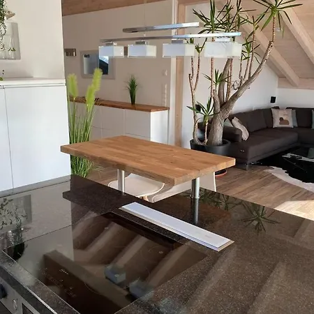 Lichtdurchflutete Wohnung mit großer Dachterrasse Bruckmühl Exterior foto