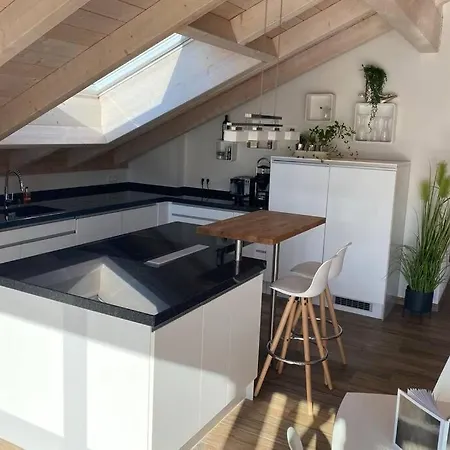 Lichtdurchflutete Wohnung mit großer Dachterrasse Bruckmühl Exterior foto