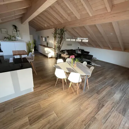 Lichtdurchflutete Wohnung mit großer Dachterrasse Bruckmühl Exterior foto