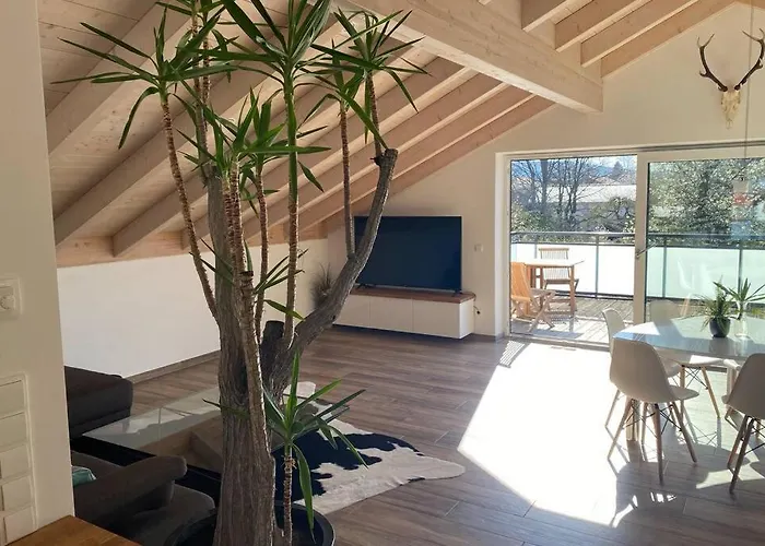 Lichtdurchflutete Wohnung Mit Grosser Dachterrasse